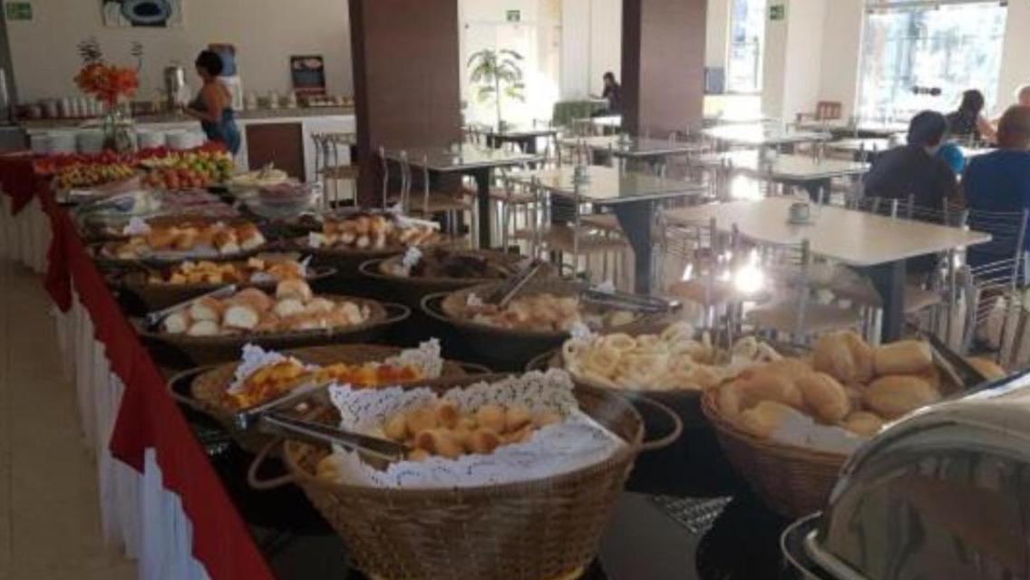 Hotel Golden Dolphin Com Cafe Da Manha! Piscinas 24H Caldas Novas Luaran gambar