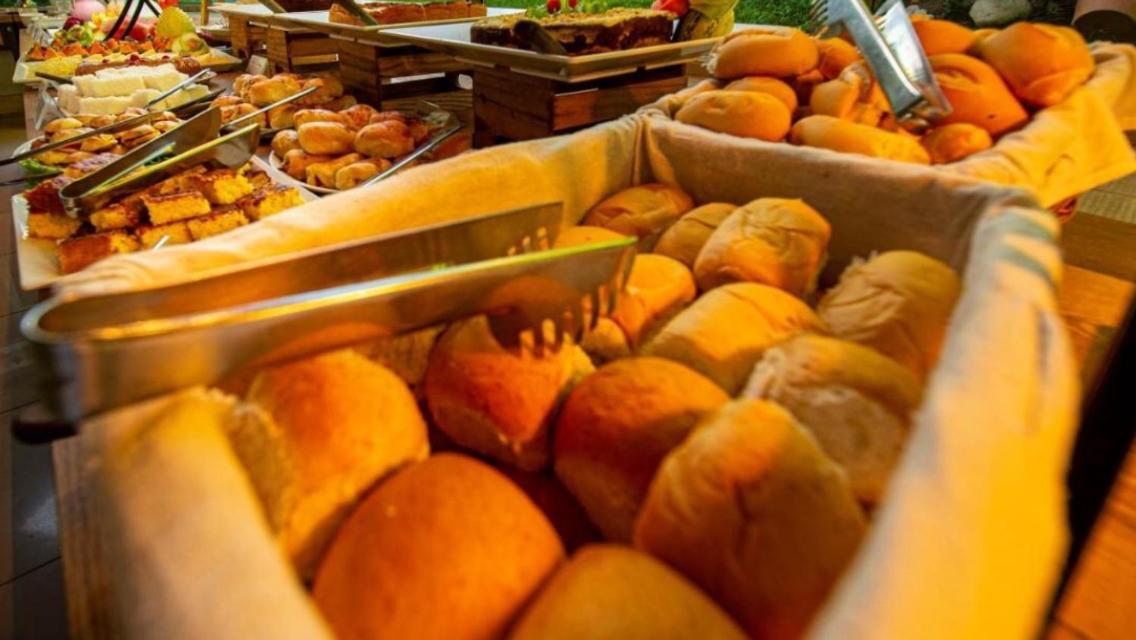 Hotel Golden Dolphin Com Cafe Da Manha! Piscinas 24H Caldas Novas Luaran gambar